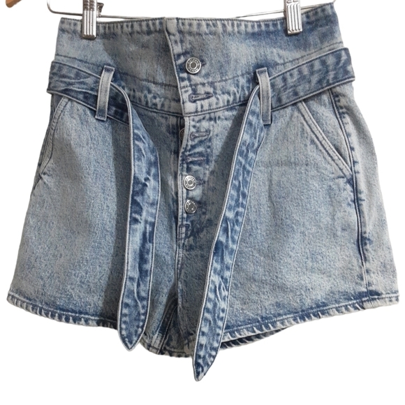 GRLFRND Brynn women short in size 26 - Picture 2 of 12